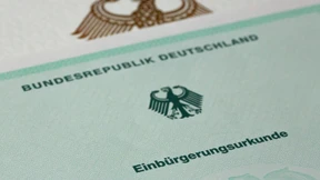 Ifo-Institut: Schnellere Einbürgerung positiv für Löhne und Beschäftigung