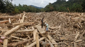 „Wir sprechen von Menschen, die auf Inseln aus Schlamm und Trümmern leben“