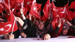 Erdogan triumphiert, bei der Opposition fließen Tränen