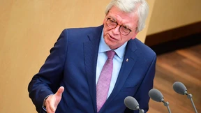 Bouffier sieht nach Impfgipfel „dringenden Handlungsbedarf“