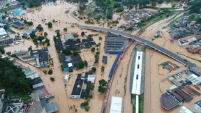 Schwere Überflutungen fordern viele Todesopfer