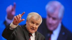 Seehofer wettert gegen „fünftklassige Politiker“