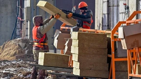 Von der Haftanstalt auf die Baustelle