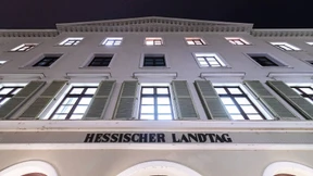 Ein Mann mit Beziehungen