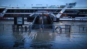 Schifffahrt bei Köln wegen Hochwasser eingestellt