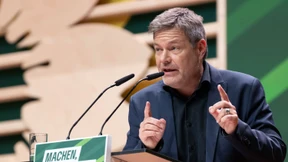 Mehrheit steht hinter Kurs der Parteispitze in der Asylpolitik