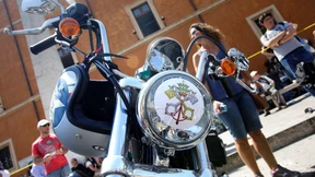 Papst versteigert seine „Harley“