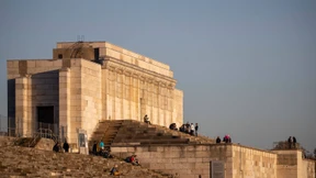 Wie geht man mit Nazi-Bauten um?