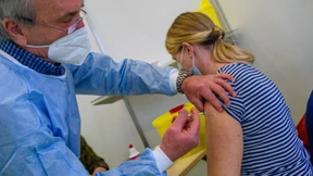 Die Taskforce Impfstoffproduktion nimmt in Berlin die Arbeit auf