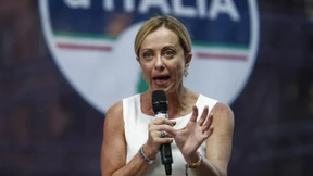 Meloni hält an der Flamme in Parteisymbol fest
