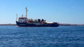 „Sea-Watch 3“ trotz Verbot in italienische Gewässer