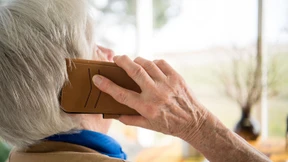 Seniorin in Bayern zahlt 150.000 Euro an Betrüger