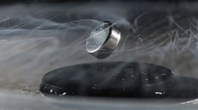 Raumtemperatur-Supraleiter unter Druck