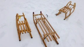 Schülerin aus Bayern stirbt nach Rodelunfall