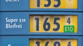 Den Benzinpreis am Vortag der Behörde melden 