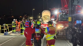 Auto stürzt in den Main – Achtzehnjähriger gestorben
