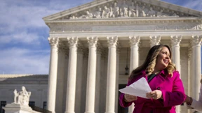 Supreme Court weicht Schutz für gleichgeschlechtliche Paare auf