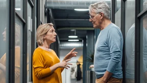 Wie reagiere ich auf diskriminierende Sprüche bei der Arbeit?