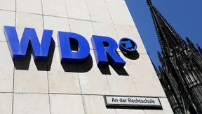 Aufmerksam und betroffen