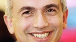 Peter Feldmann schlägt Michael Paris