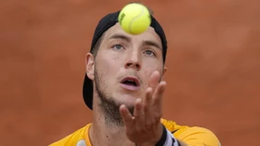 Struff folgt Zverev in Paris ins Achtelfinale