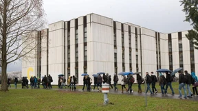 Campus nimmt Form an