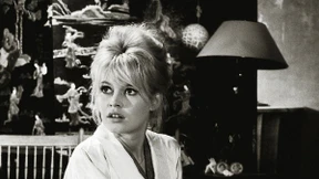 Wie man den Bademantel jetzt auch draußen trägt