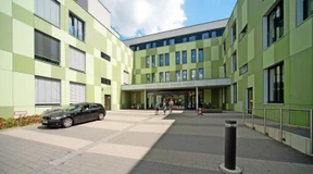 Opposition will Tariflohn und Betriebskindergärten