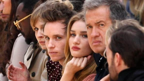 Zehn Millionen Freunde sitzen frontrow