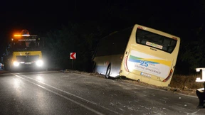 Ein Toter und 24 Verletzte bei Unfall mit Linienbus