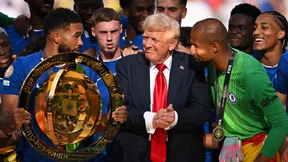 Trump posiert auf Siegerfoto