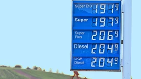 Diesel kostet an vielen Tankstellen wieder mehr als 2 Euro