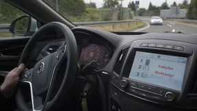 Achtung, Ihnen kommt ein Auto entgegen!