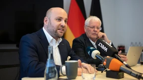 Er will einen Keil zwischen Grüne und CDU treiben