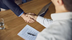 Die richtige Körpersprache im Bewerbungsgespräch