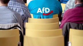 „Kontraste“-Reporter erstreiten Zutritt zu AfD-Bürgerdialog in Dessau