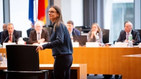 Hände weg von der Truppe!