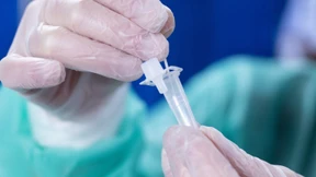 Brüder bestreiten Betrug mit Corona-Tests