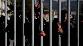 Griechische Polizei spürt Migranten in Patras auf