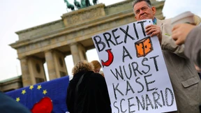 Abgeordnete wollen Brexit-Verschiebung notfalls einklagen