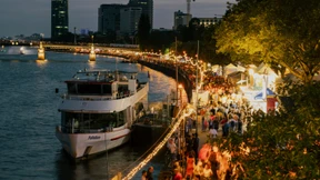 Von Medusas Farben und milchigem Wein