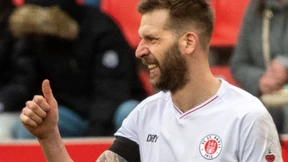 St. Pauli vorne, Schalke patzt beim KSC