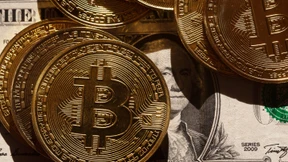 Prager Notenbank investiert erstmals in Bitcoin und KI