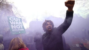 Zehntausende demonstrieren gegen Camerons Sparpolitik