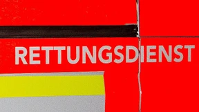 Mann tritt Kind: Verdacht auf Schädel-Hirn-Trauma