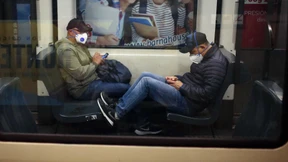 Das Virus treibt die Menschen ans Smartphone