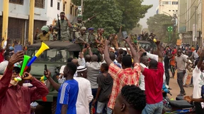 Putschisten sollen Regierung festgenommen haben