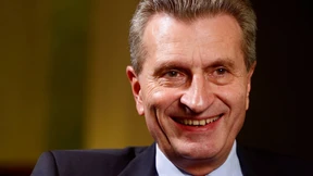 Oettinger will Beihilfen für Solarstrom eindampfen