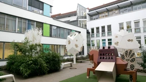 Unterstützung aus dem Hintergrund