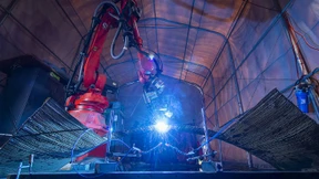 Die erste Stahlbaubrücke ihrer Art aus dem 3-D-Drucker